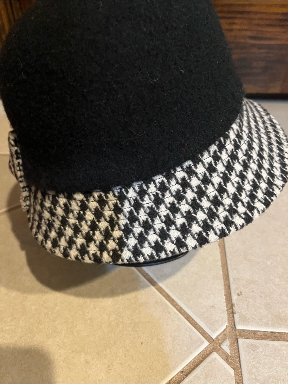 Wool hat - Picture 6 of 8